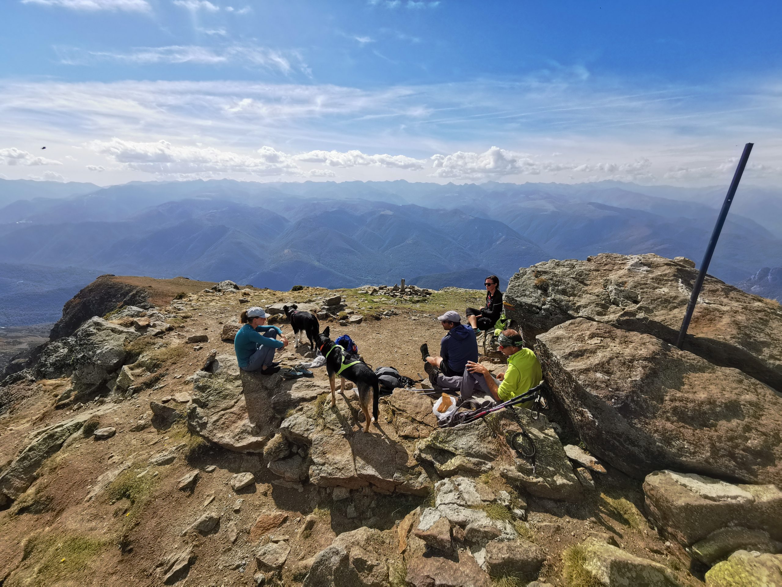 accompagnateur montagne ariège sommet pique nique