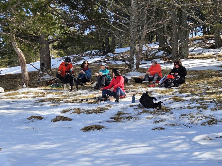groupe en raquettes à neige a ax les thermes