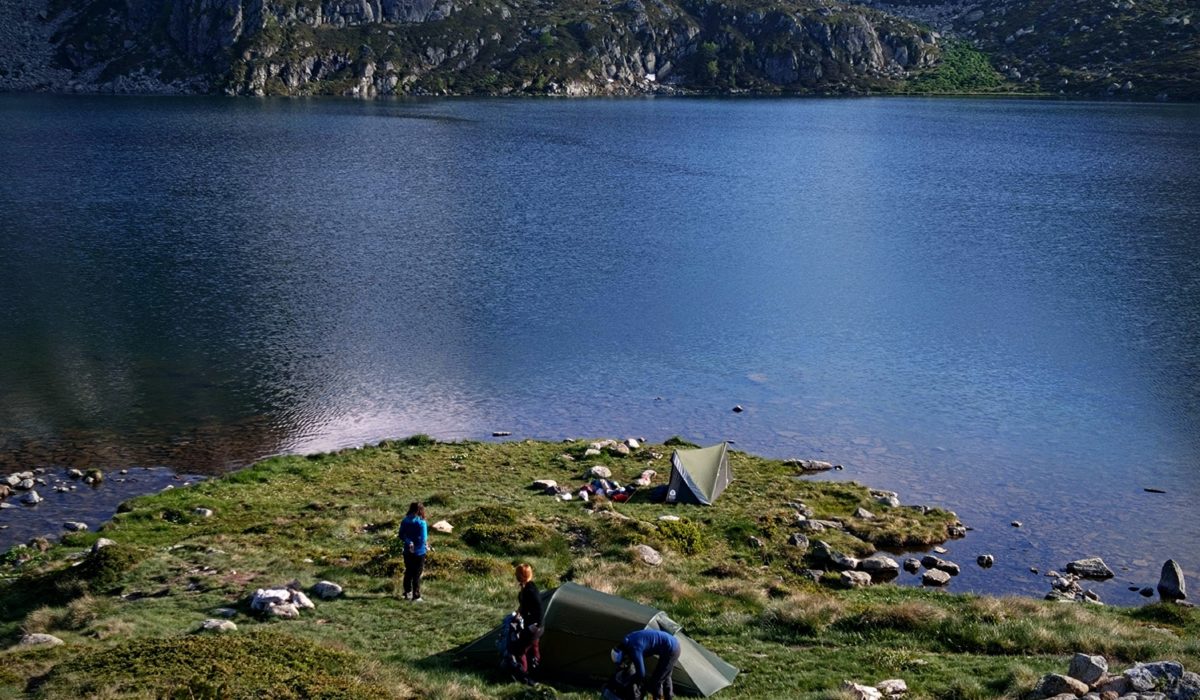 initiation bivouac près d'un lac en Ariège